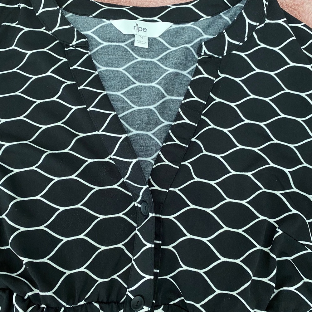 Maternity Ripe button up dress - Picture 2 of 4